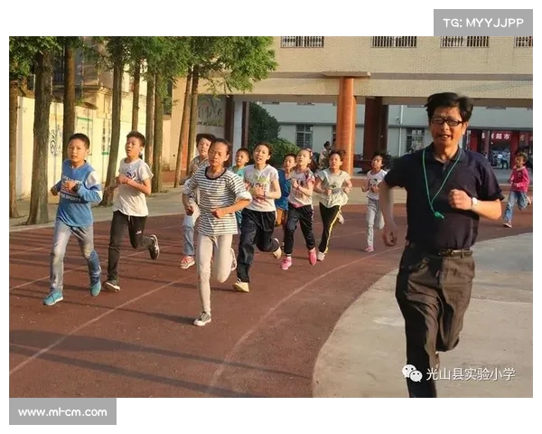 拳击运动助力儿童身心成长与快乐体验的双重收获